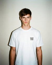 ce n'est pas un cliché t-shirt - white